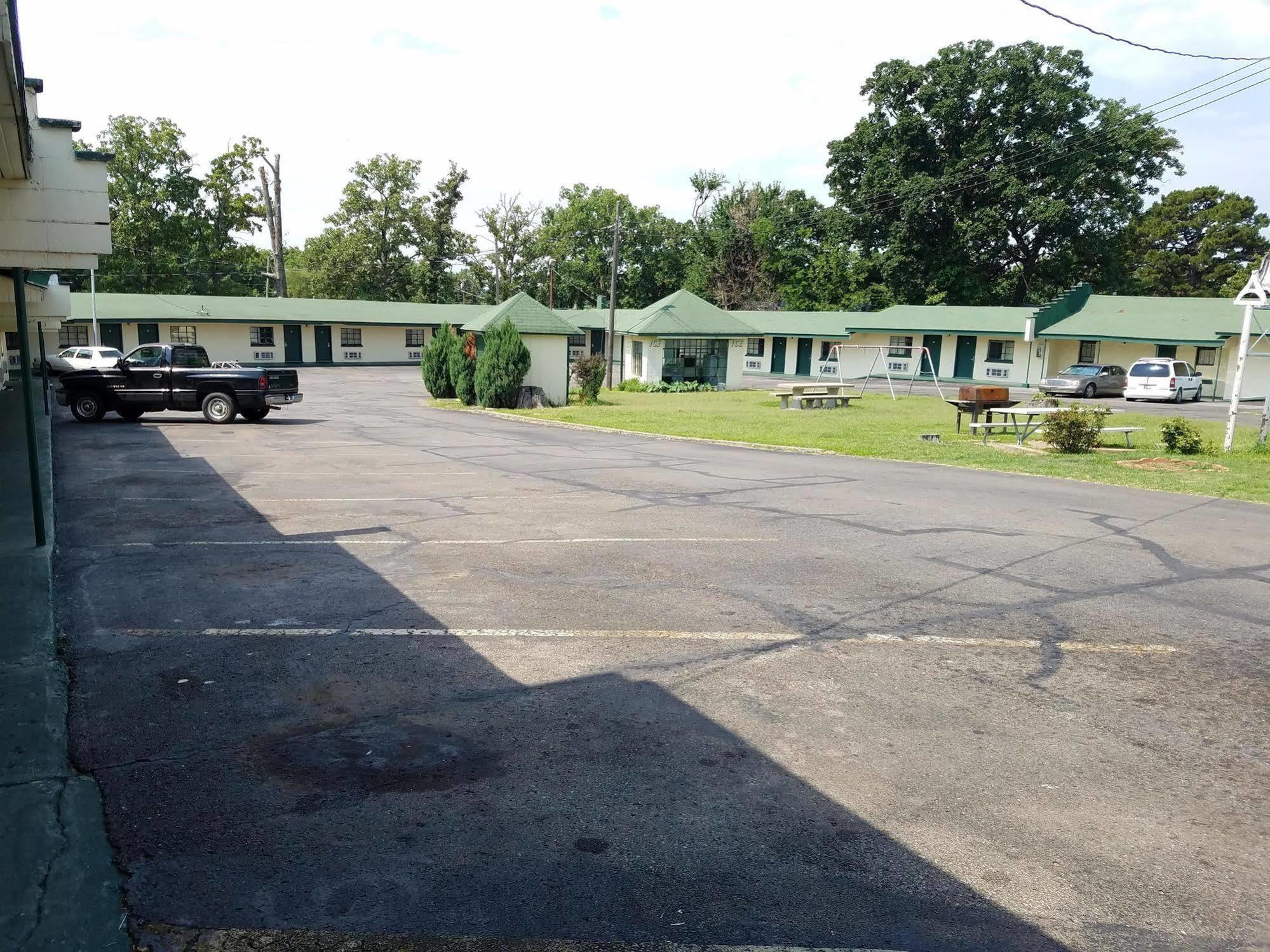 تاهليكوا Oak Park Motel المظهر الخارجي الصورة